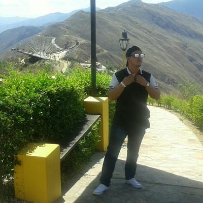 Profile Picture of Marcos Uribe (@MarcUribe11) on Twitter