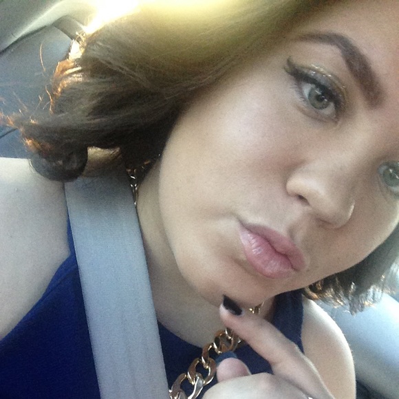 Profile Picture of Tori Grant (@torigrant) on Poshmark