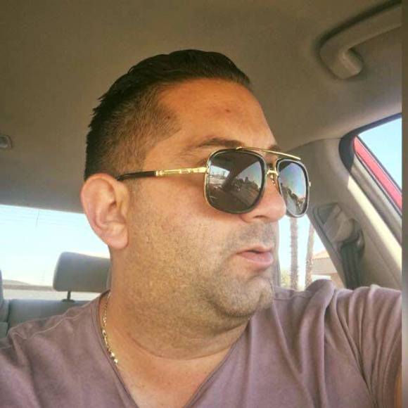 Profile Picture of Joe Valladares (@joevalladares) on Poshmark