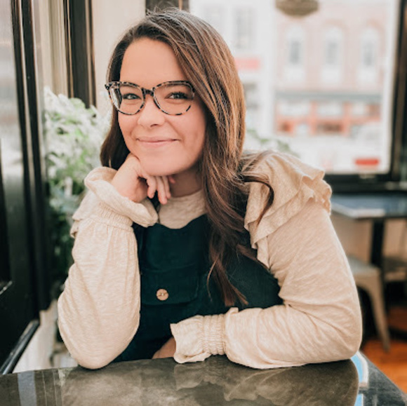 Profile Picture of Alyssa Hatcher (@alyssahatche242) on Poshmark