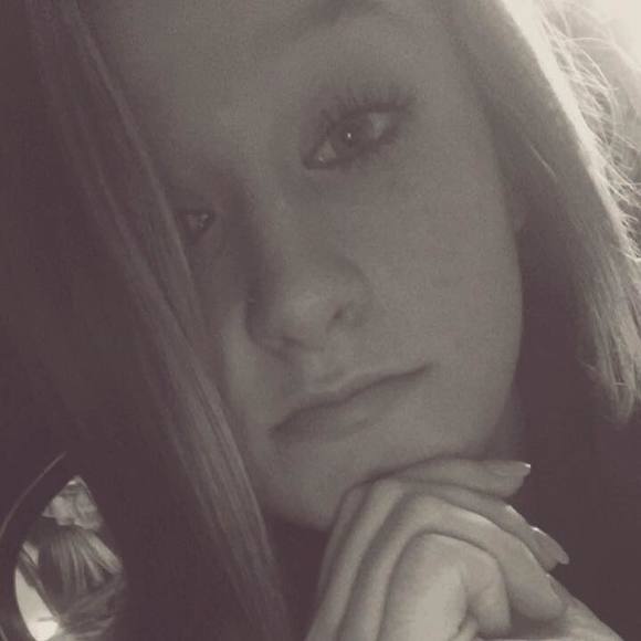 Profile Picture of Haily Maughmer (@hailydabitch) on Poshmark