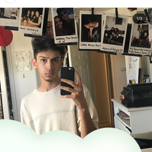 Profile Picture of Richard Maynard (@richarrd_) on Poshmark