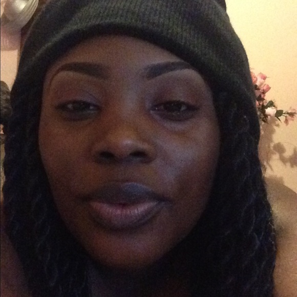 Profile Picture of Lakira Harrison (@lakirah6) on Poshmark