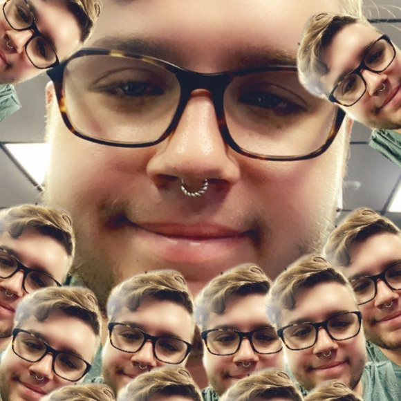 Profile Picture of Chris Looney (@christfur) on Poshmark
