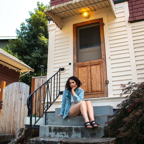 Profile Picture of Sarah Tomas (@sarahxfaye) on Poshmark