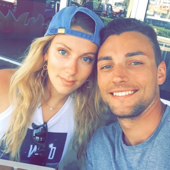 Profile Picture of Victoria Akselrod (@vakselrod) on Poshmark