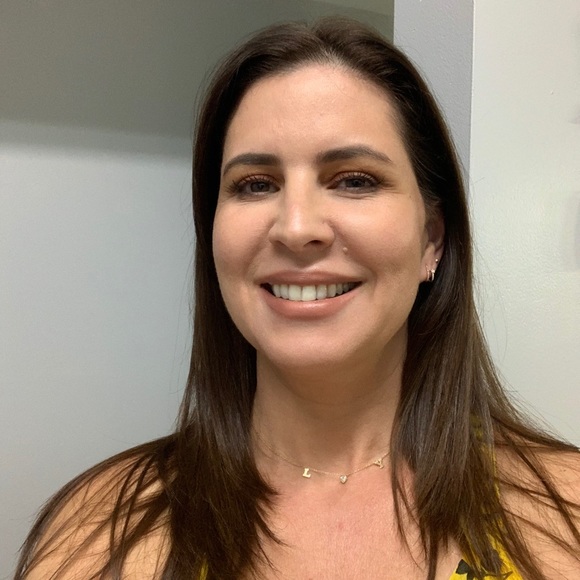 Profile Picture of Yamilka Duharte (@yamilkaduharte) on Poshmark