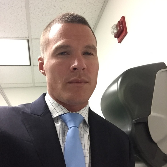 Profile Picture of Justin Manni (@jusdecs) on Poshmark