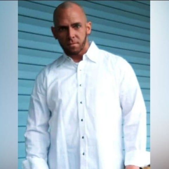 Profile Picture of Michael Maro (@mikemaro1313) on Poshmark