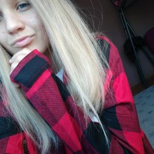 Profile Picture of Julia Moeller (@juliamoeller03) on Twitter