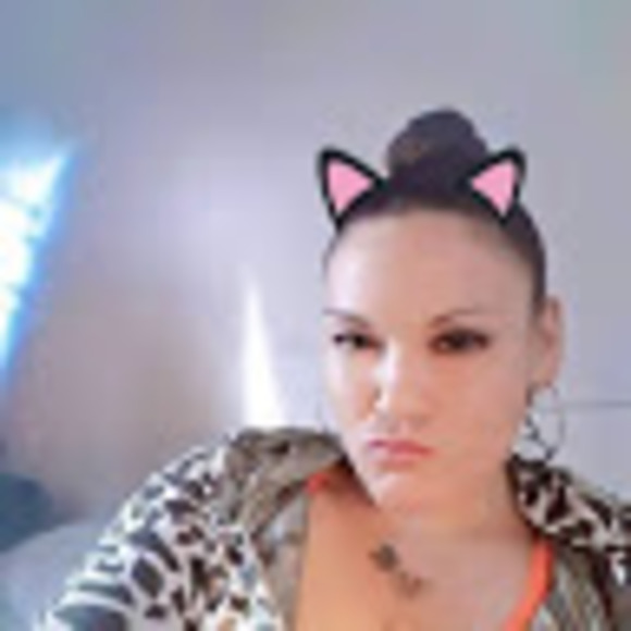 Profile Picture of Meranda Delaney (@merandadelaney) on Poshmark