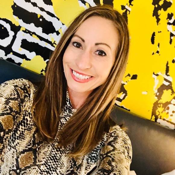 Profile Picture of Dana Hulfish lauer (@dalauer) on Poshmark