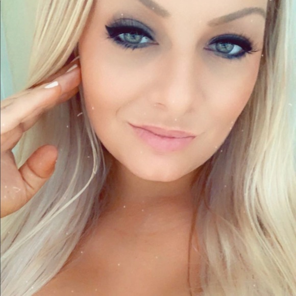 Profile Picture of Jacqueline Harrison (@jettak09) on Poshmark