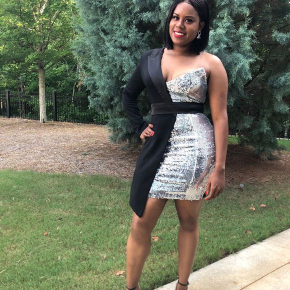 Profile Picture of Demecca Elmore moore (@demeccajones) on Poshmark