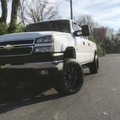 Profile Picture of Kyle Comstock (@CallMeUncleKyle) on Twitter
