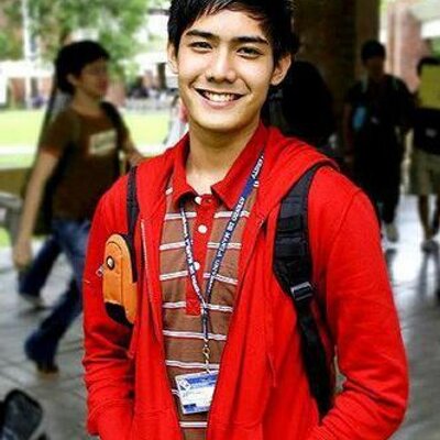 Profile Picture of Robi Domingo (@robert_marion01) on Twitter
