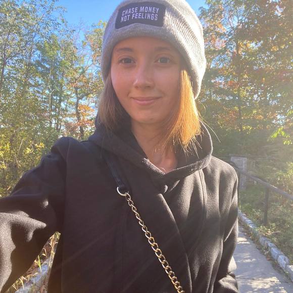 Profile Picture of Sasha Shevchenko (@sashaandsmiles) on Poshmark