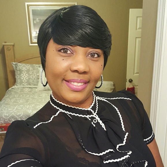 Profile Picture of Shabrangee Bennett (@benneb03) on Poshmark