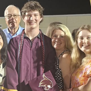 Profile Picture of Lori Schultz Lauter (@lorilauter) on Instagram