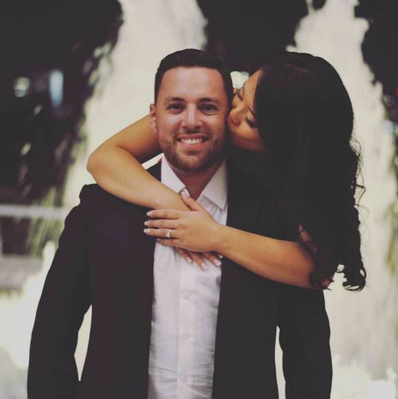 Edwin Villatoro - Poshmark Profile Picture of Edwin Villatoro (@threadsngoods) on Poshmark