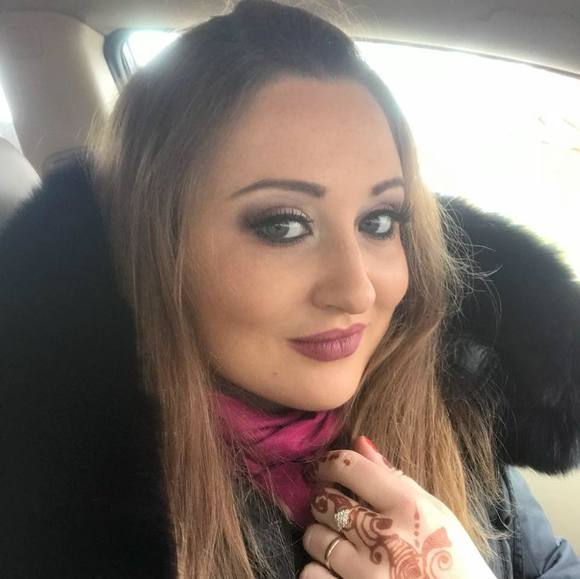 Profile Picture of Cristina Popovic (@cristina_gutanu) on Poshmark