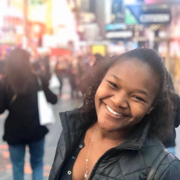 Profile Picture of Morgan Lowe (@morganlowe163) on Poshmark