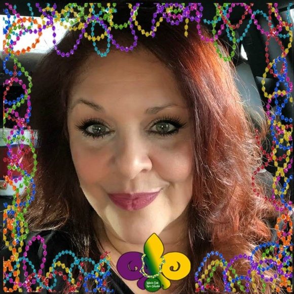 Profile Picture of Phyllis Brossette-ledoux (@feefee71) on Poshmark