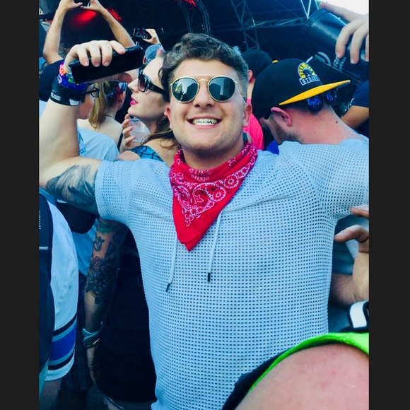 Profile Picture of Carlos Mendez (@cmendez37) on Poshmark