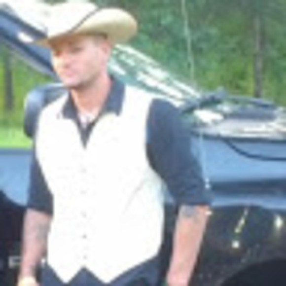 Terry Crummel - Poshmark Profile Picture of Terry Crummel (@terry_crummel) on Poshmark