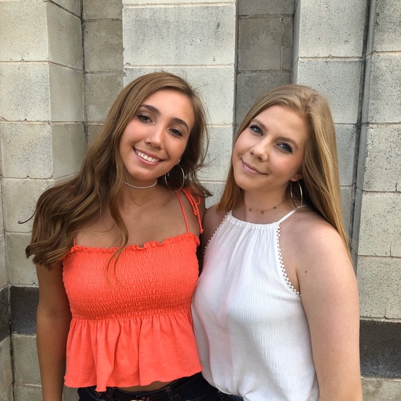 Profile Picture of Jenell Vanluvan (@jenell540) on Poshmark