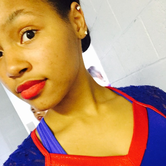 Profile Picture of Ariel Green (@mickeyy_mousse) on Poshmark