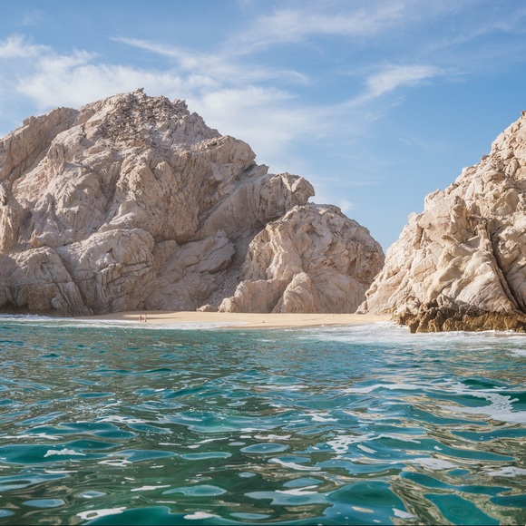 Profile Picture of Kameron Mayhue (@k_h_closet) on Poshmark