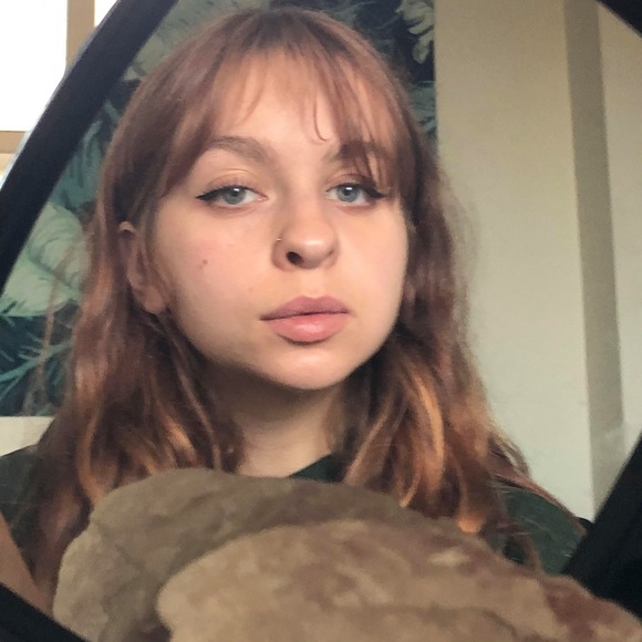 Profile Picture of Brynna Campbell (@brynnadjc) on Poshmark