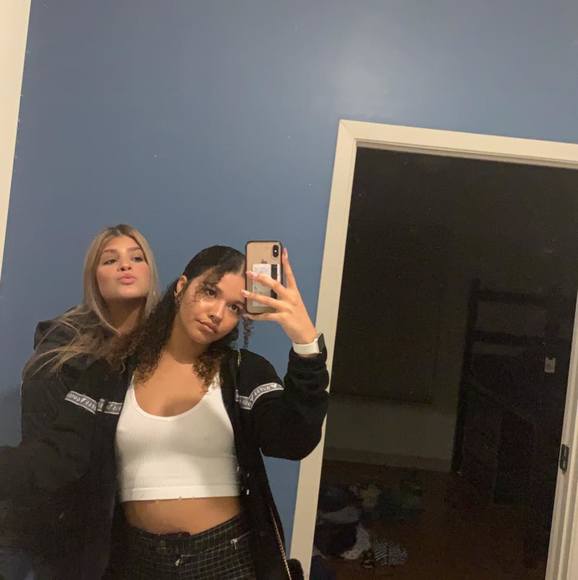 Profile Picture of Madison Prothro (@madi_hipe) on Poshmark