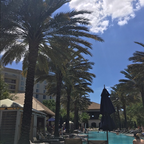 Profile Picture of Maya Vanerem (@mayavanerem) on Poshmark