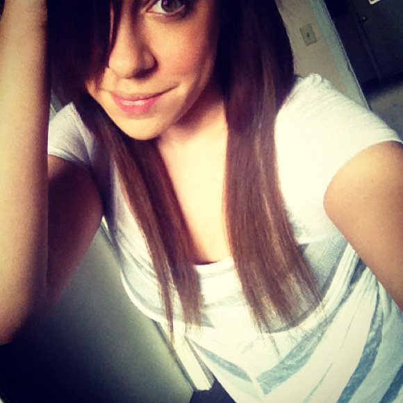 Profile Picture of Tori Fuller (@idktori) on Poshmark