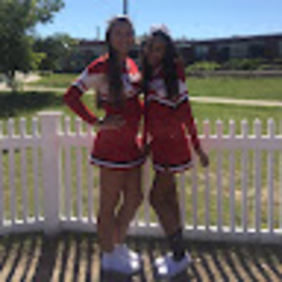 Profile Picture of Nicole Marcondes (@nicole347294) on Poshmark