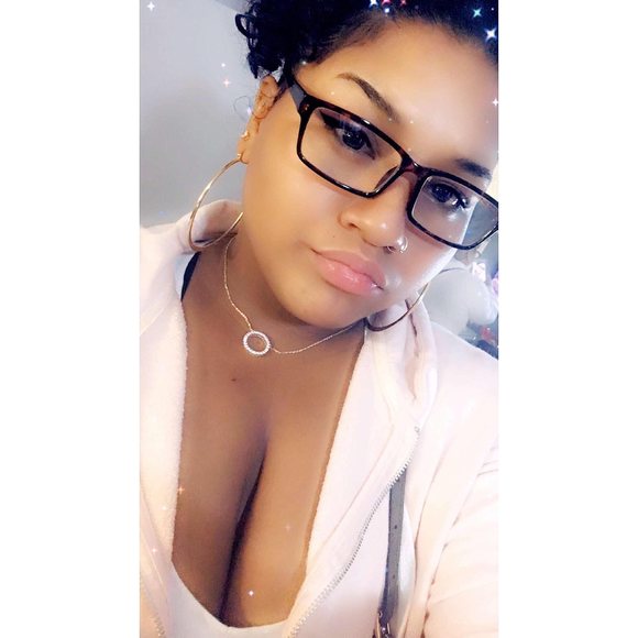 Profile Picture of Madeline Gaidosh (@ricanbaee_2bahd) on Poshmark