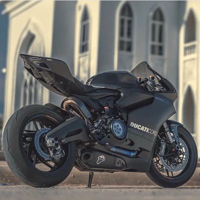 Profile Picture of Louis Curtis (@LouisCurtis10) on Twitter