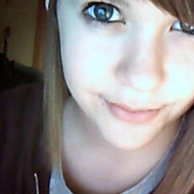 Profile Picture of Hanna (@x__vans) on Twitter