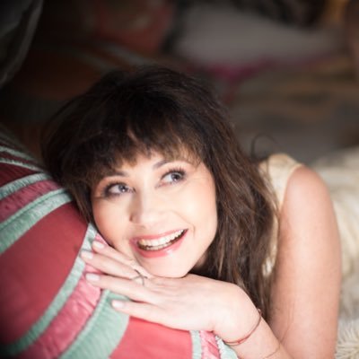 Profile Picture of Frances Ruffelle (@francesruffelle) on Twitter