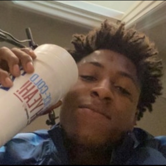 Profile Picture of Vincent Evans (@vincentevans07) on Poshmark