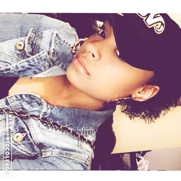 Profile Picture of Jenna Minter (@jennn24) on Poshmark