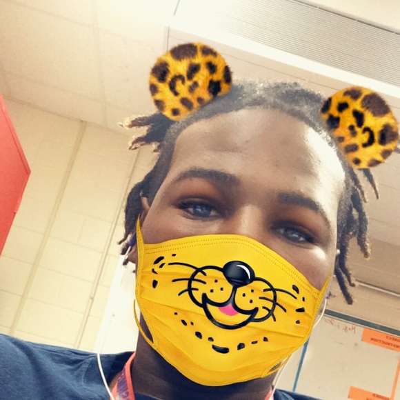 Profile Picture of Larry Hicks (@nikekxng1) on Poshmark