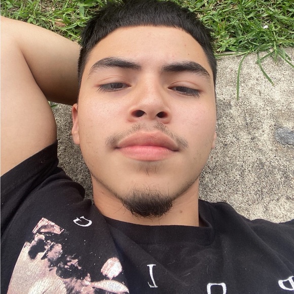 Profile Picture of Joshua Gutierrez (@obtsneakerhead) on Poshmark