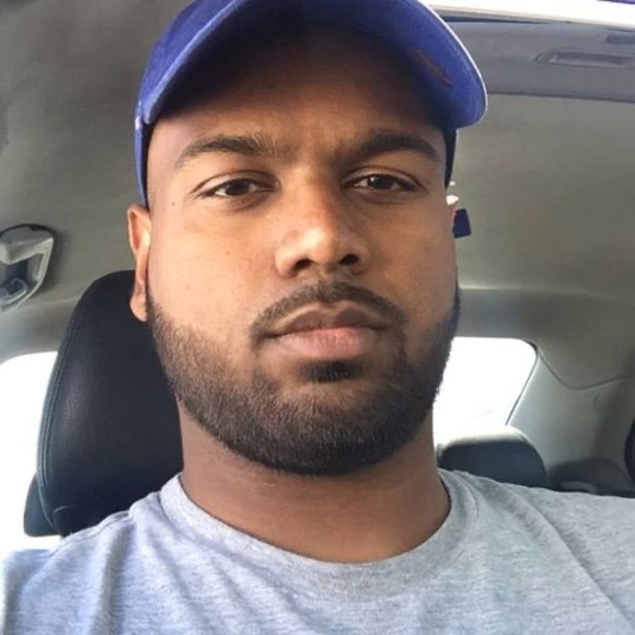 Profile Picture of Nith Nithianantham (@nithknows) on Poshmark
