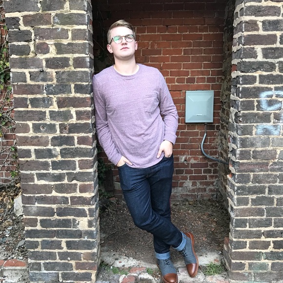 Profile Picture of Curtis Wall (@curtisw00) on Poshmark