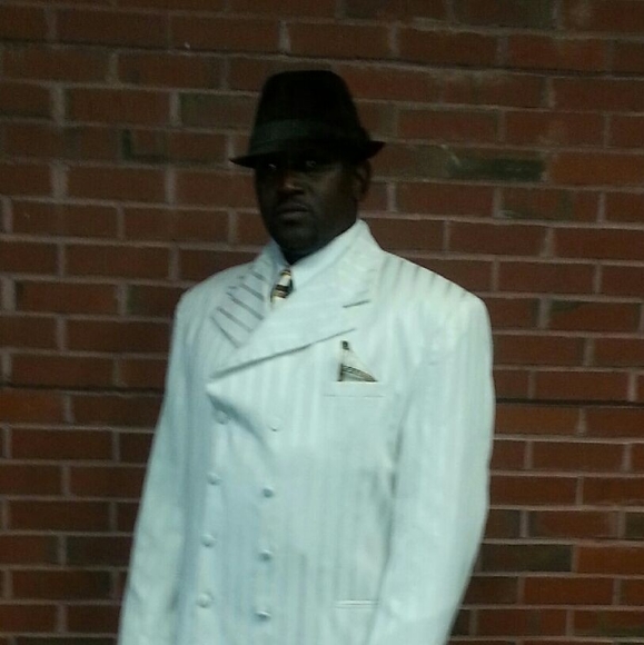 Profile Picture of Samuel Edmonds (@smoothgun69) on Poshmark