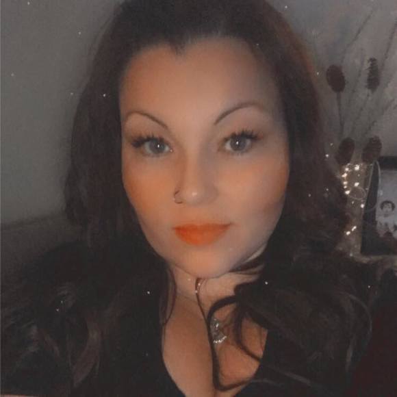 Profile Picture of Shanon Kelly (@shanonkelly_25) on Poshmark