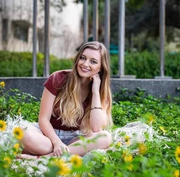 Profile Picture of Hannah Llanusa (@hlucie98) on Poshmark